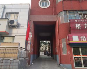 三开间朝南,无遮挡采光刺眼,双气入户,好停车