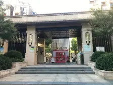 万科城一期 南北通透,采光好 装修好,环镜优美 近地铁 中间楼层