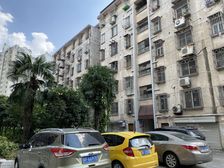 湾字头新寓好房诚心出售带小车库