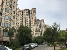 世纪风情三期四号地块 南北通透,采光好 装修好,环镜优美 近地铁 周边匹套完善,,出行方便