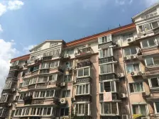 顶楼带阁楼大三房,精装修,地段好