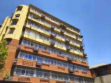 爱国路236号法院宿舍 南北通透,采光好 装修好,环镜优美 视野好,诚心出售