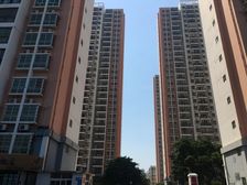 东峰广场一楼一房,户型很好,可做商铺,