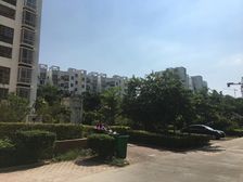 户型方正,满五唯一。家电家具齐全
