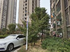 精装修 业主诚心出售 明珠广场旁