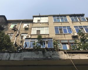 曹砦西街82号2室1厅西