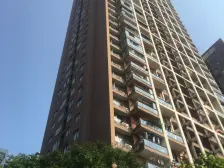 金科小两房,小区环境好,楼下就是轻轨