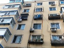 此房户型手续齐全,格局好,采光好,无遮挡,出行方便