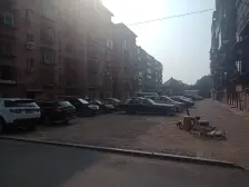 金州八一路小区 钢筋混凝土结构 中间楼层 112旁边