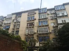 桐一外小单位家属院小区停车方便,地铁口交通出行方便