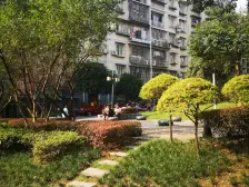 大三房双卫,小区停车免费,物业费0.5元