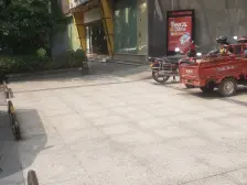 双星大道旁 户型方正 采光充足 家装大三房