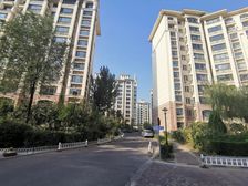 保利三期 位置居中 独立厨房 东西全部留下 拎包入住