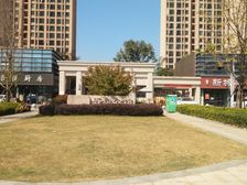 城吾悦广场旁房东诚心卖,地铁4号线采光好,