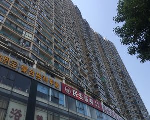 晚报商圈五字头电梯房.3楼两梯两户房东诚心出售