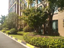 视野无遮挡,商场旁,四号地铁口,配套齐全,近公园