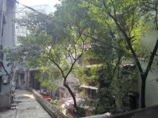 此房位置好交通便利,户型方正,证在手,交易快