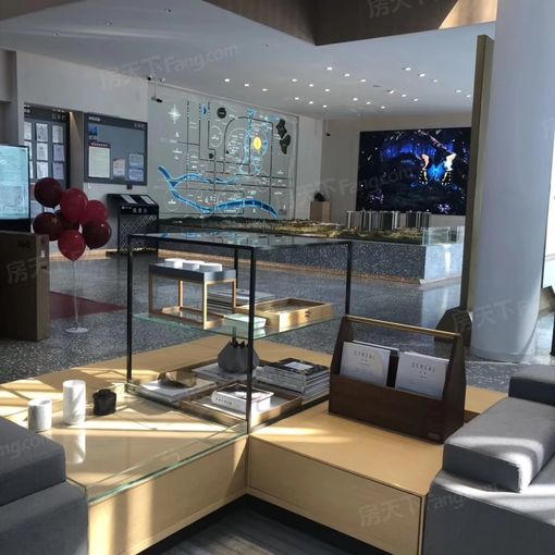 保利时代4室2厅2卫南朝向2100.00元/月出租