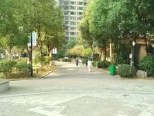 一线江景,房东自装,全房中氧空调,家电齐全