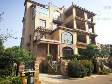 都市里的一片宁静,依湖而畔,聆湖