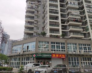 采光充足毛胚房,交通方便房东诚心出售