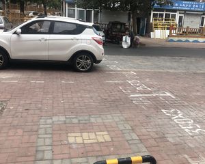 宏孚小区中间楼层精装修2室1厅交通方便