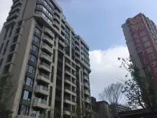 近地铁 电梯房 中间楼层,新上房源