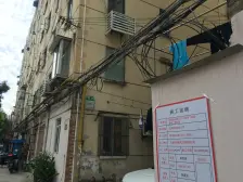 小陆家嘴地段,中间楼层,黄浦江双地铁口百米距离