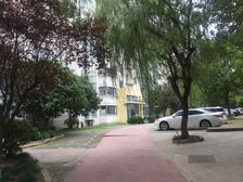新上好房,小区安静位置,带大花园