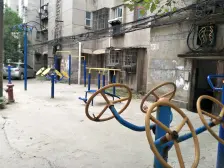 洪都大院七区 南北通透,采光好 装修好,环镜优美 视野好,诚心出售