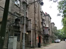 老洪都,生活方便,交通便捷,房东诚心出售