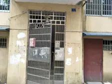 洪都老城芯 高架桥旁 生活配套齐全 有院子