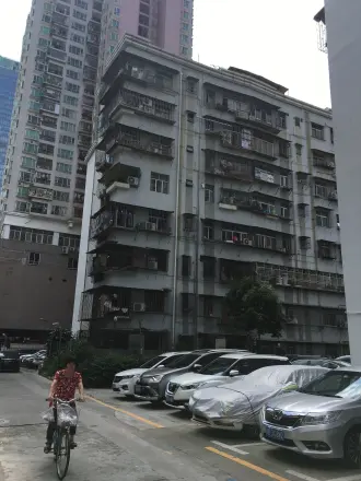 公交宿舍大院