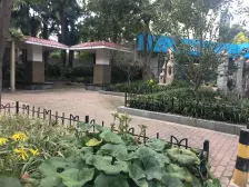 4站路到静安寺!目前的装修可以直接入住。看中可以谈,房东诚意