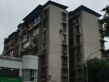 南坪商圈轻轨正二室+户型方正+视野采光好+单价低