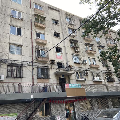 定福庄南里3号院1室1厅1卫南北朝向4000.00元/月出租