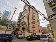 可开门头的三室 位置很好 主干道 南北通透