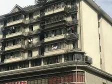 钢花小区 带屋顶花园2房 出行方便