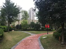 万达精装四房,近轻轨近商圈,配套齐全户型方正采光好