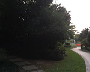 稀缺满五年,地铁口,纯边套,自住精装,三房朝南,品质小区