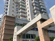 户型方正实用 小区出行方便.此房满五无欠款.