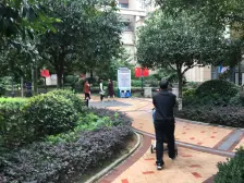 门口轨道交通,出门就是万达广场