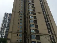 龙洲湾轨道商圈户型方正采光好。