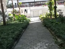 南坪五小区公交车站 大三房 户型采光好 业主诚意出售