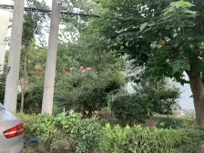 一楼带天井+南北边套一房+近地铁