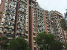 不靠马路南北通边套,房龄新,配套设施好