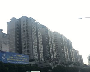 鸿业新天地普君北路,地理位置好,门口就是B出口