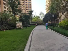 公园旁,围合式大中庭,正四房双卫,可经营