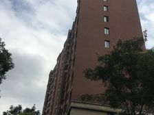 二梯四户,客厅朝南,小区中心位置,精装修,精装好房