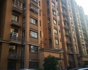 雅学苑好楼层三开间朝南,全天采光,精装2房,含车库